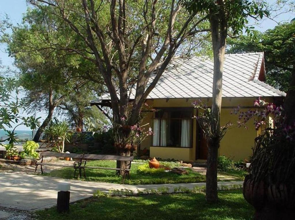Baan Talay Dao Resort HHQ Exteriör bild