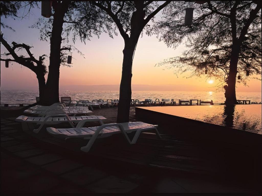 Baan Talay Dao Resort HHQ Exteriör bild